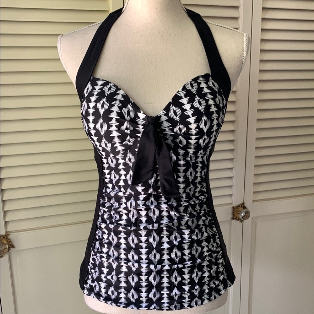 NWOT Merona Black and White Bustier Tankini with Tie Front
